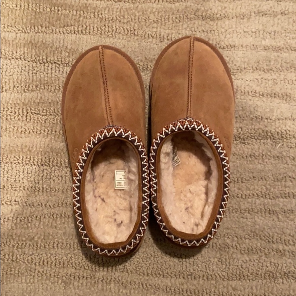 Barely worn UGG Slippers